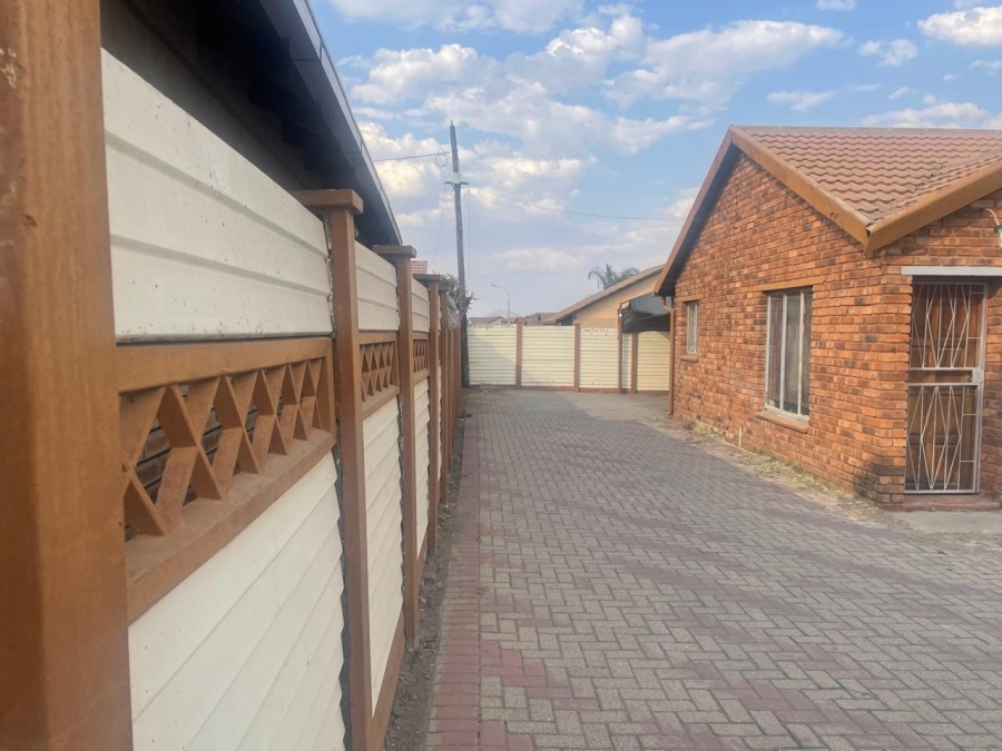 2 Bedroom Property for Sale in Boitekong North West